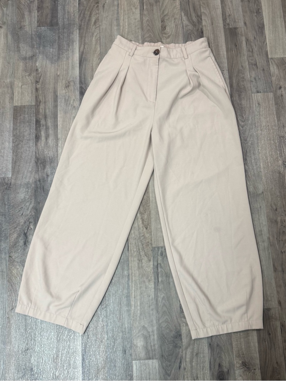 Litticle Beige Barrel Leg Pants Women’s Large Pleated Elastic Waist Boho